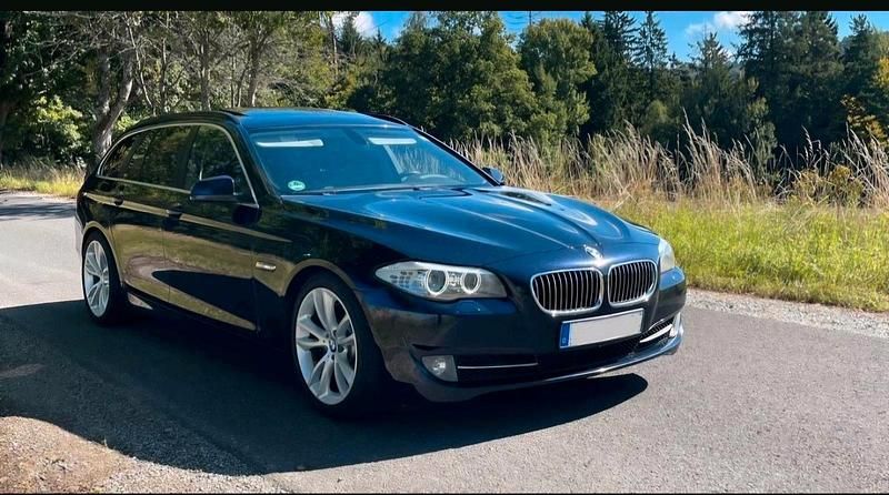 Blau Gebraucht 2011 BMW 525 Kombi | 7.500 € (Guter Preis) - Bild 1/4