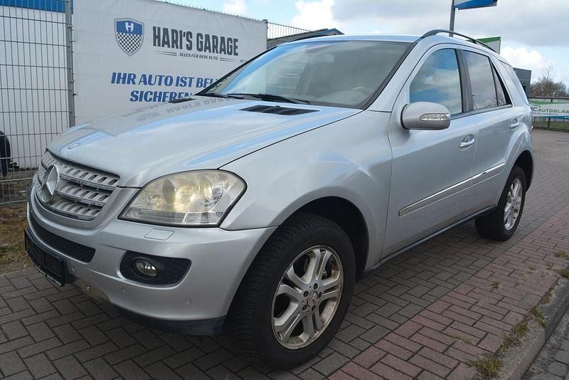 Gebraucht Mercedes ML320 Sport 224 PS (164 kW) 2007 Schwarz SUV