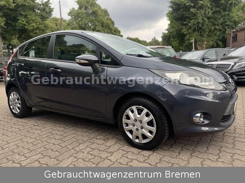 Grau Gebraucht 2010 Ford Fiesta Trend Kleinwagen | 4.890 € (Fairer Preis) - Bild 1/4