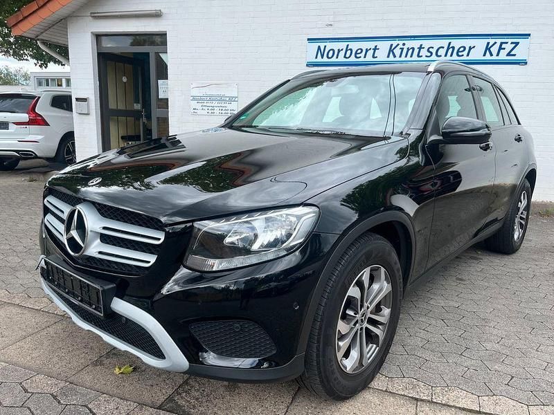 Schwarz Gebraucht 2017 Mercedes GLC220 SUV | 21.900 € (Guter Preis) - Bild 1/4