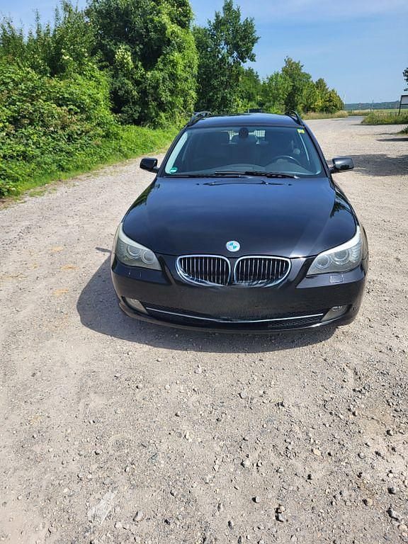 Schwarz Gebraucht 2008 BMW 523 Advantage Kombi | 6.300 € (Fairer Preis) - Bild 1/4