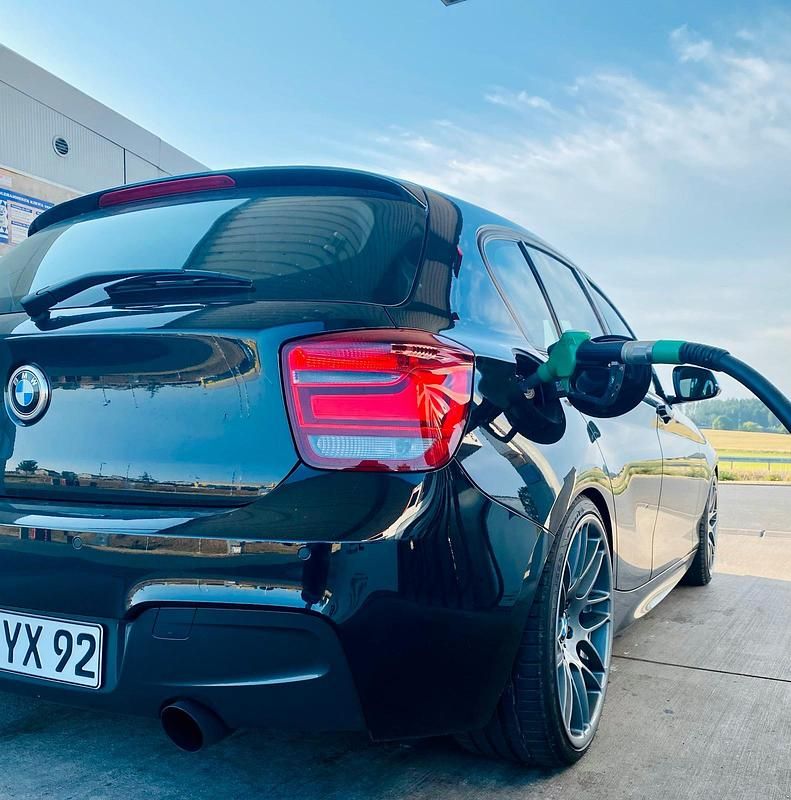 Gebraucht BMW M135 M Performance 320 PS (235 kW) 2014 Schwarz Kleinwagen