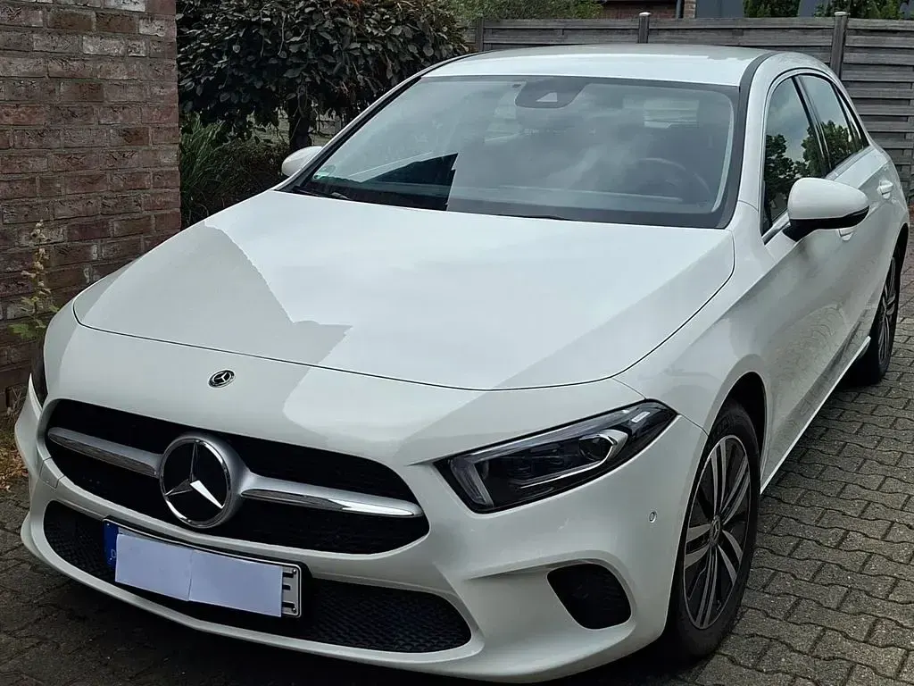 Gebraucht Mercedes A250 218 PS (160 kW) 2021 Weiß Limousine