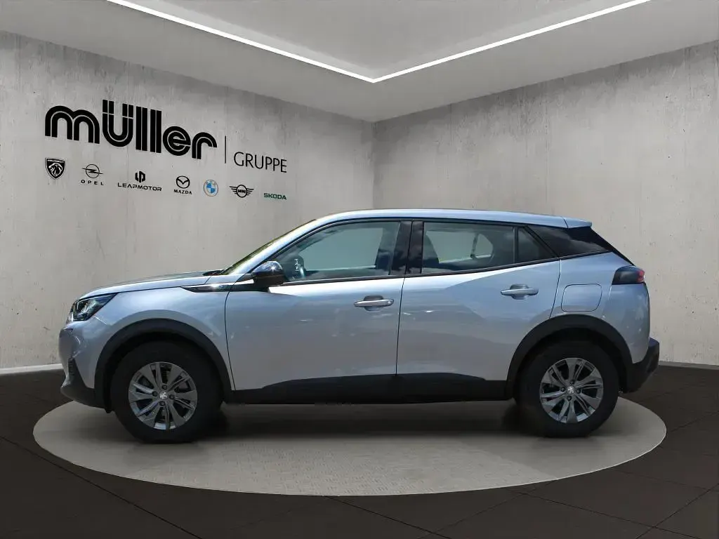 Gebraucht Peugeot e-2008 Active 100 kW (136 PS) 2022 Artense grau SUV