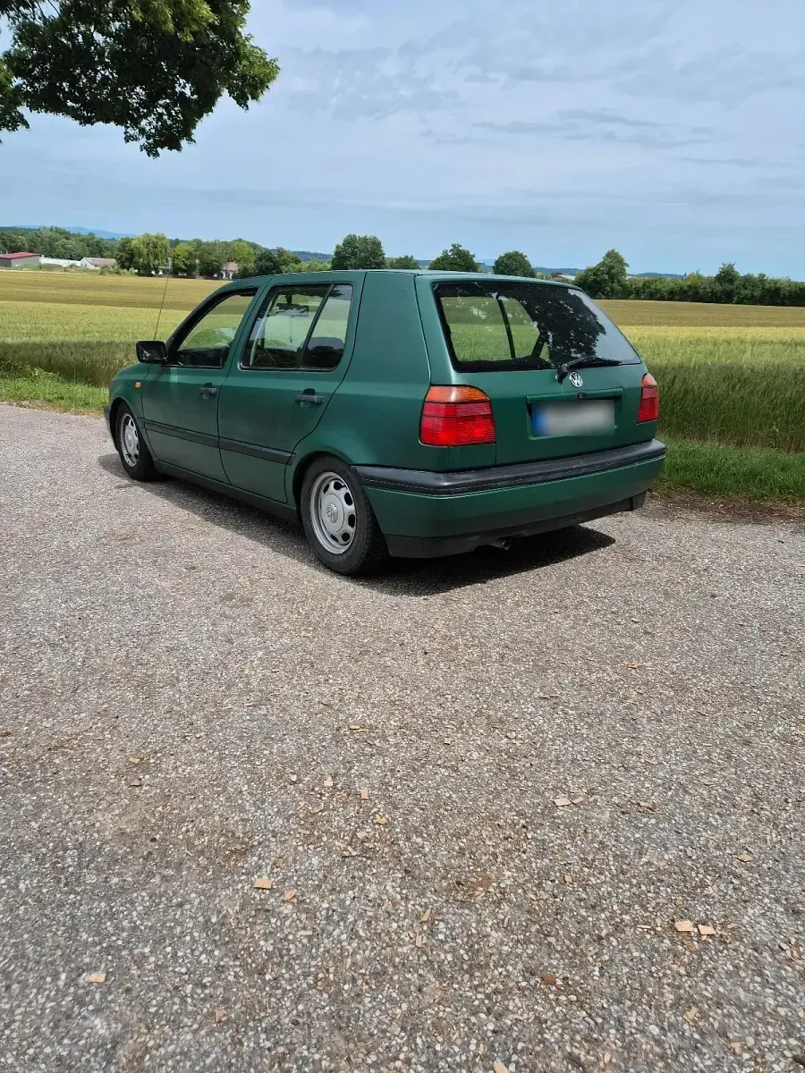 Gebraucht VW Golf III 75 PS (55 kW) 1993 Grün Kleinwagen