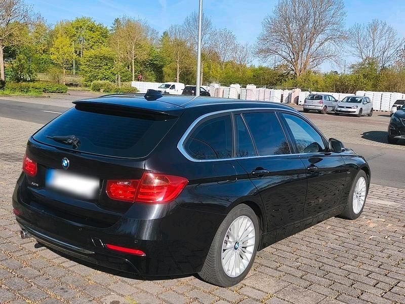 Gebraucht BMW 320 184 PS (135 kW) 2015 Schwarz Kombi