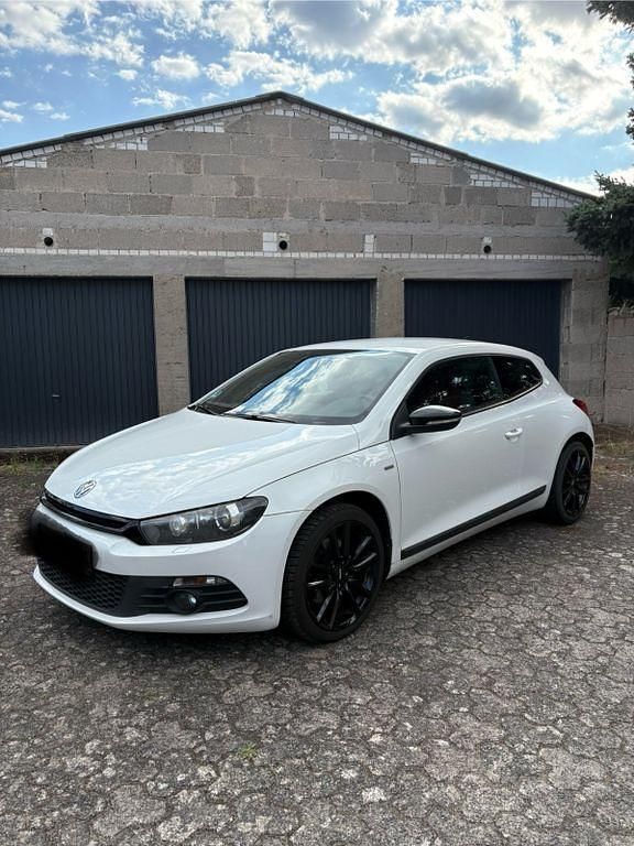 Weiß Gebraucht 2014 VW Scirocco Match Coupé | 9.300 € (Fairer Preis) - Bild 1/4