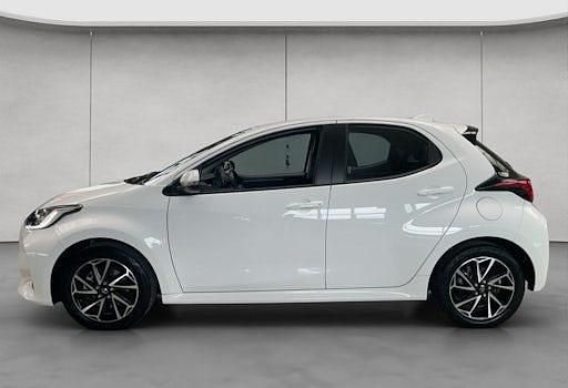 Gebraucht Toyota Yaris Hybrid Team 116 PS (85 kW) 2023 Weiß Limousine