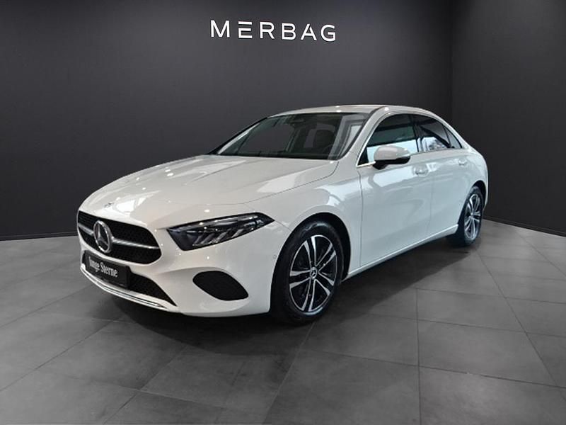 Gebraucht Mercedes A200 Progressive 163 PS (119 kW) 2024 Polarweiss Limousine