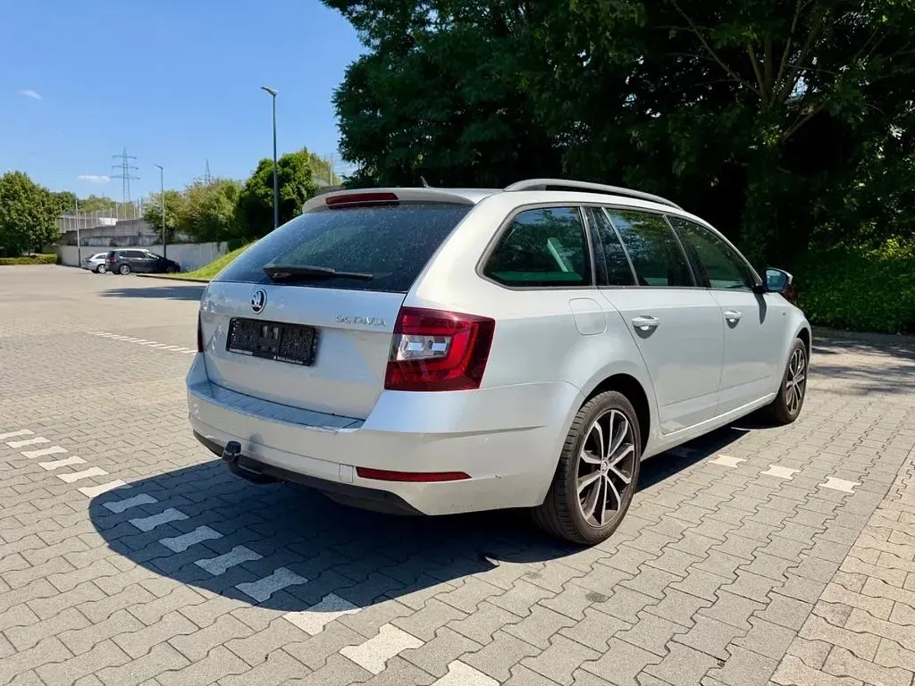 Gebraucht Skoda Octavia Soleil 150 PS (110 kW) 2019 Silber Kombi