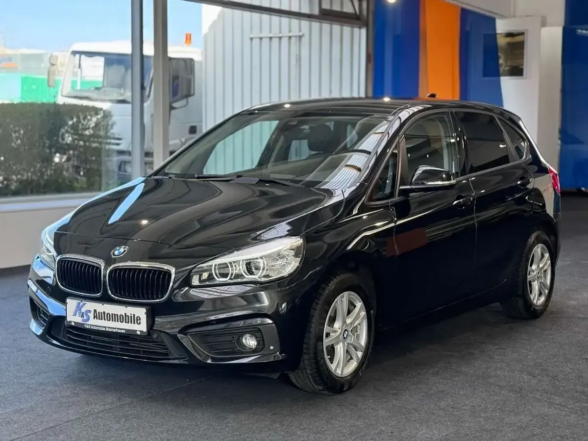 Gebraucht BMW 218 136 PS (100 kW) 2016 Schwarz Van / Kleinbus
