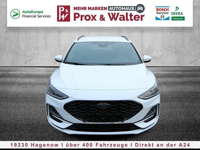 Frostweiß Gebraucht 2024 Ford Focus ST-Line Kombi | 24.900 € (Fairer Preis) - Bild 1/4