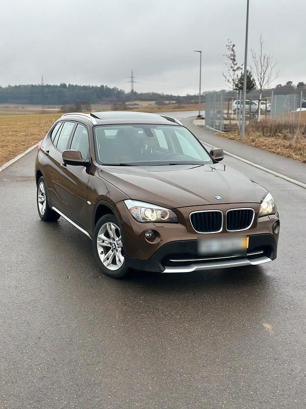 Braun Gebraucht 2009 BMW X1 SUV | 6.900 € (Fairer Preis) - Bild 1/4