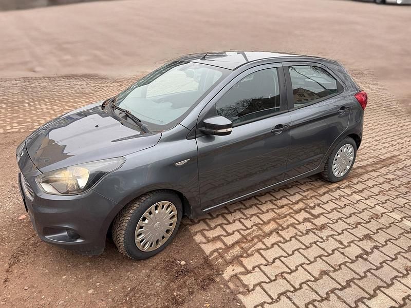 Gebraucht Ford Ka Plus 86 PS (63 kW) 2017 Grau Kleinwagen