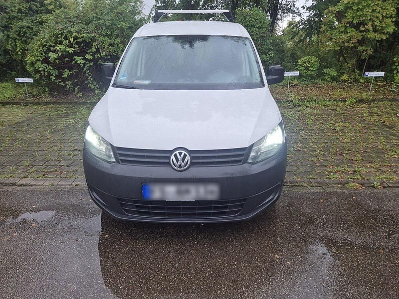Weiß Gebraucht 2012 VW Caddy Maxi Van / Kleinbus | 11.000 € (Etwas zu teuer) - Bild 1/4