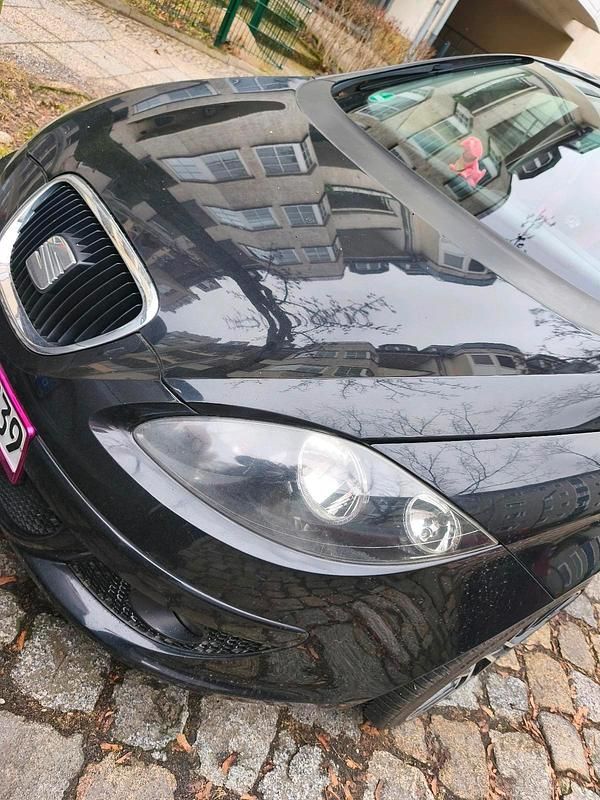 Gebraucht Seat Altea 106 PS (77 kW) 2009 Schwarz Limousine