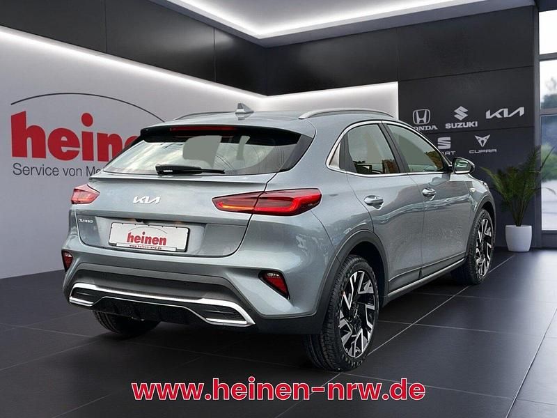 Neu Kia XCeed Vision 150 PS (110 kW) 2025 Silber SUV