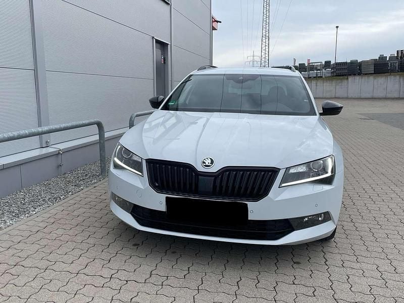 Gebraucht Skoda Superb SportLine 190 PS (139 kW) 2019 Moonweiss Kombi