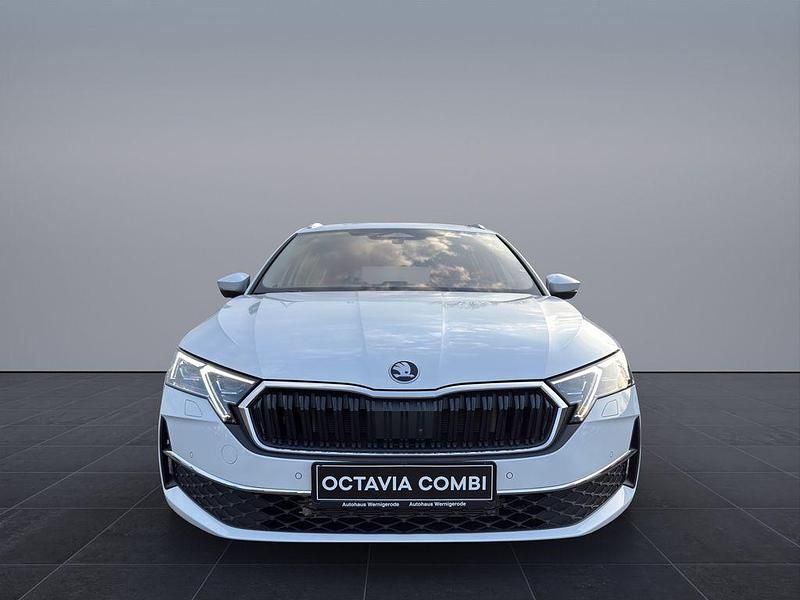 Neu Skoda Octavia 150 PS (110 kW) 2026 Weiß Kombi