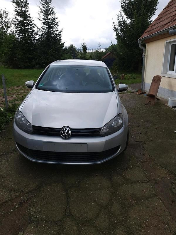 Silber Gebraucht 2012 VW Golf VI Kleinwagen | 6.999 € (Etwas zu teuer) - Bild 1/3