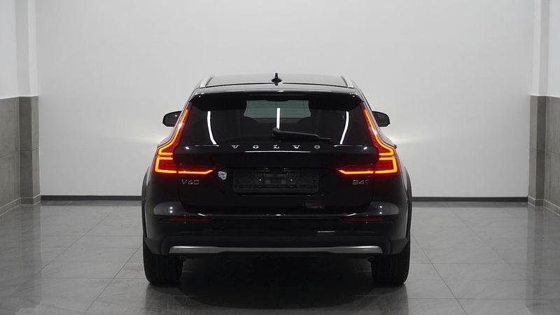 Gebraucht Volvo V60 CC Plus 197 PS (144 kW) 2023 Schwarz Kombi