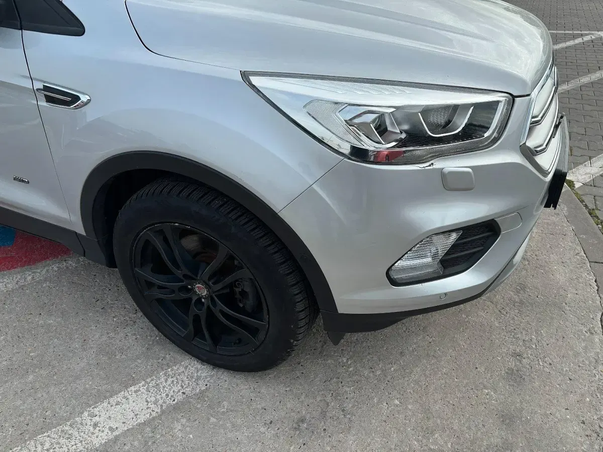 Używany Ford Kuga Titanium 179 KM (131 kW) 2018 Srebrny SUV