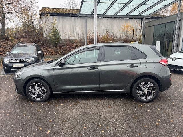 Gebraucht Hyundai i30 Intro Edition 159 PS (116 kW) 2021 Amazon grey / met Limousine