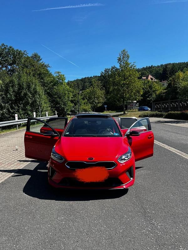 Rot Gebraucht 2019 Kia Ceed GT Kombi | 16.000 € (Fairer Preis) - Bild 1/4