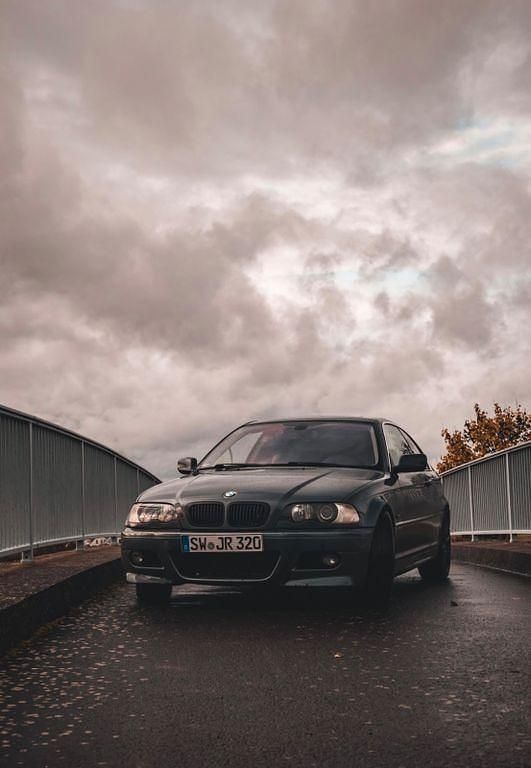 Gebraucht BMW 320 M Sport 170 PS (125 kW) 2002 Grau Coupé