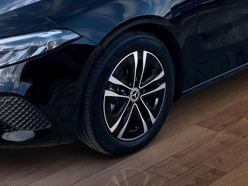 Gebraucht Mercedes A180 Progressive 136 PS (100 kW) 2024 Schwarz Limousine