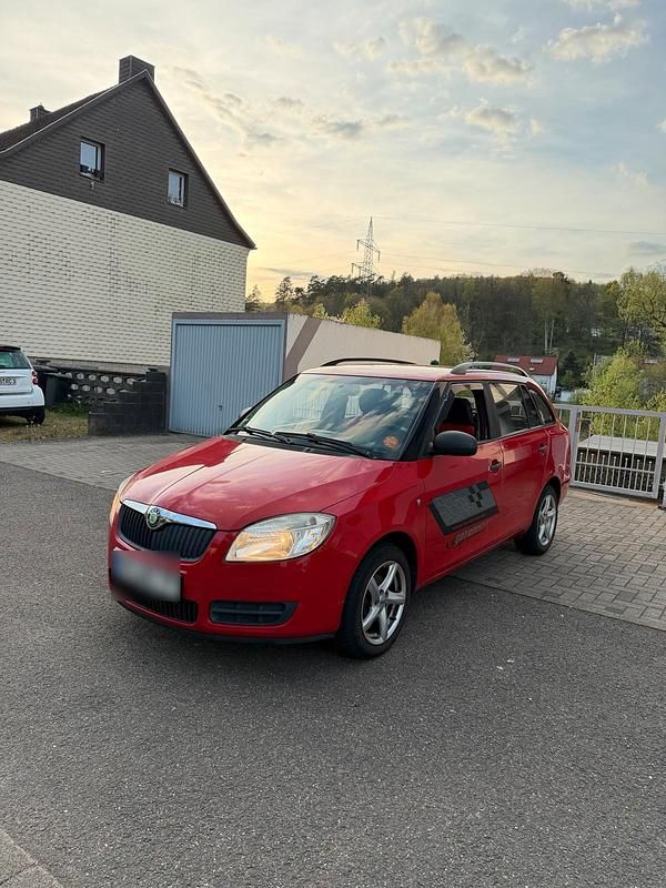 Gebraucht Skoda Fabia 80 PS (58 kW) 2010 Rot Kombi