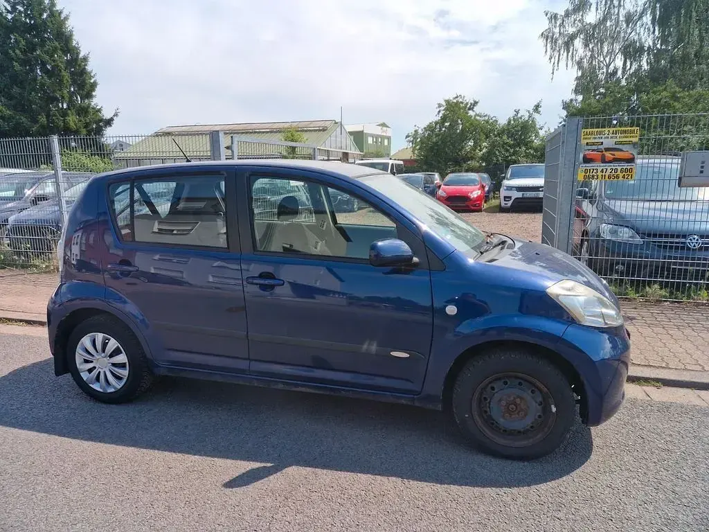 Gebraucht Daihatsu Sirion 87 PS (63 kW) 2005 Blau Kleinwagen