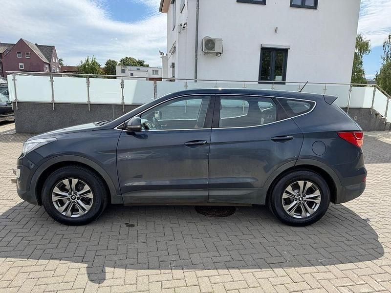 Blau Gebraucht 2015 Hyundai Santa Fe Trend SUV | 11.900 € (Superpreis) - Bild 1/4
