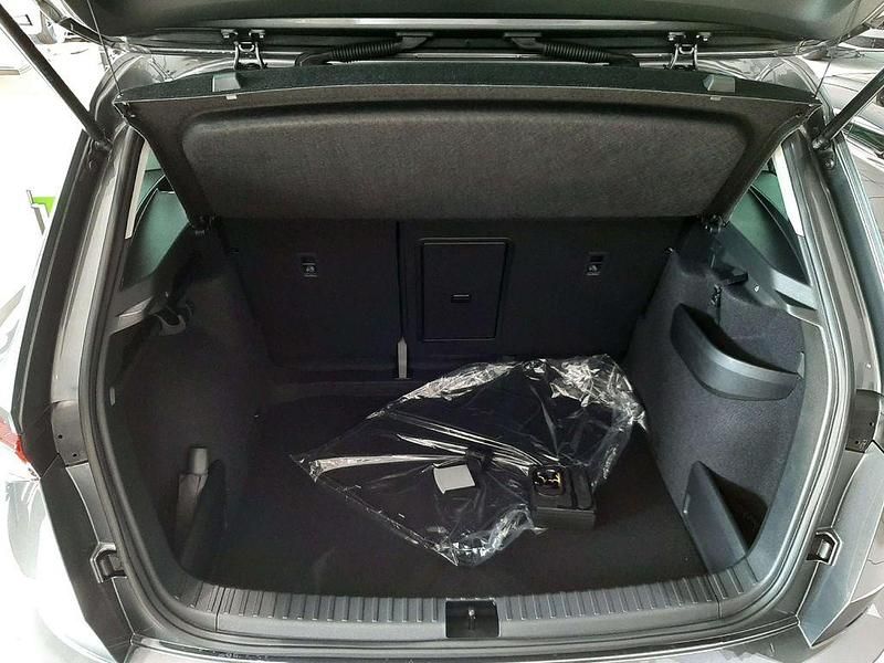 Neu Skoda Karoq 116 PS (85 kW) 2026 Graphitegrau metallic SUV