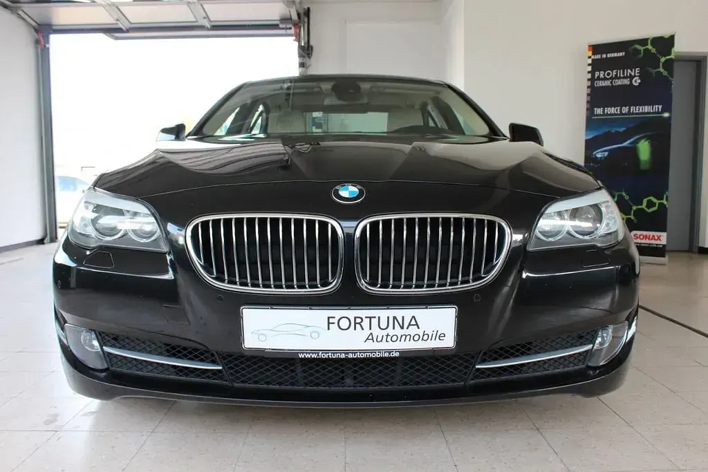 Gebraucht BMW 523 204 PS (150 kW) 2011 Schwarz Limousine