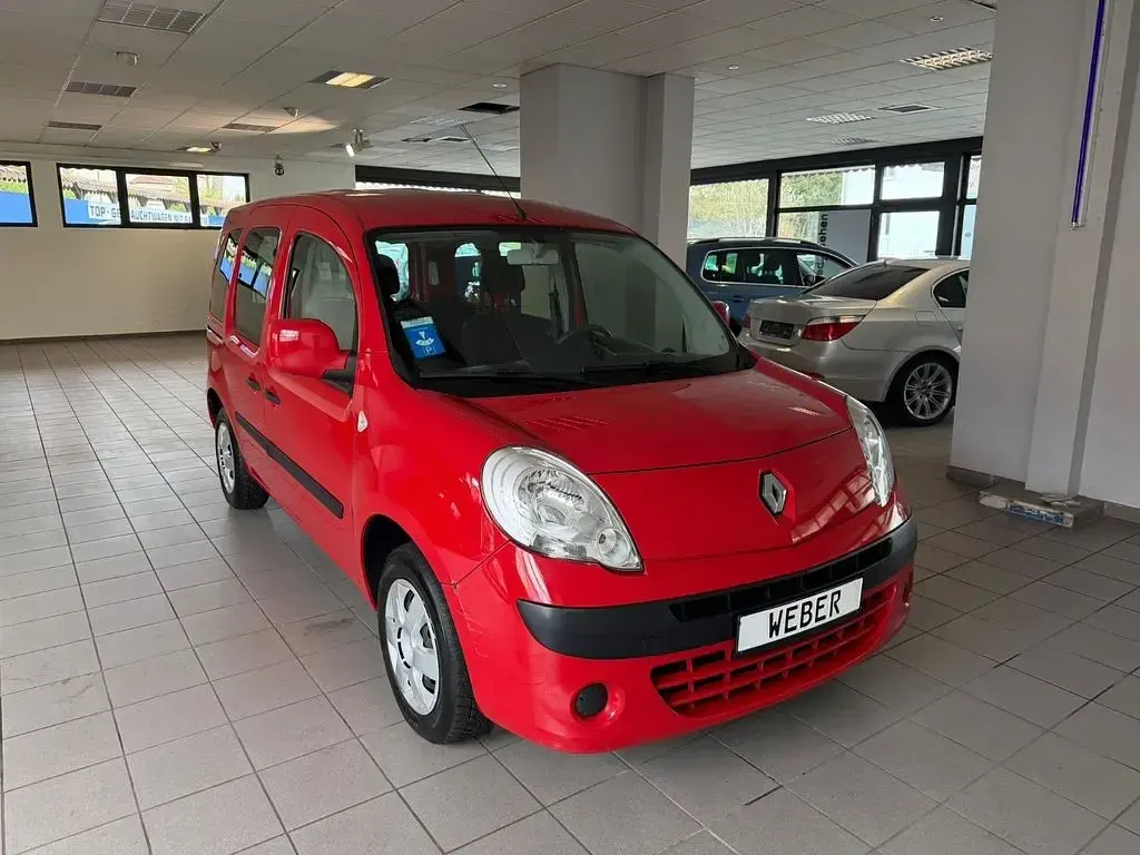 Gebraucht Renault Kangoo Authentique 106 PS (77 kW) 2011 Rot Van / Kleinbus