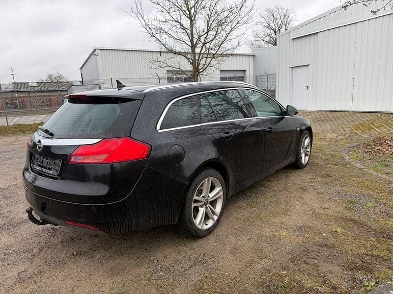 Gebraucht Opel Insignia Active 160 PS (117 kW) 2013 Schwarz Kombi