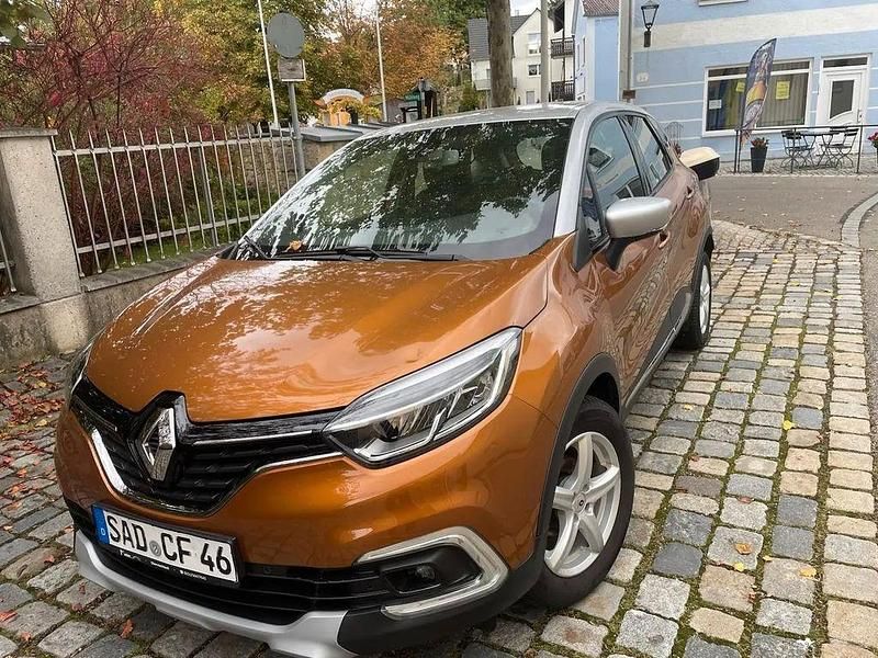Orange Gebraucht 2017 Renault Captur Intens SUV | 9.400 € (Guter Preis) - Bild 1/4