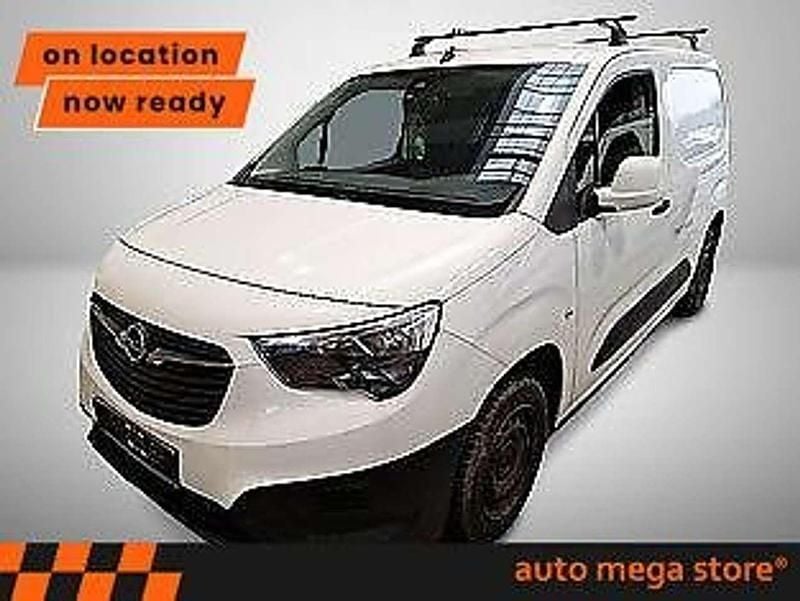 Gebraucht Opel Combo Edition 102 PS (75 kW) 2020 Weiß Van
