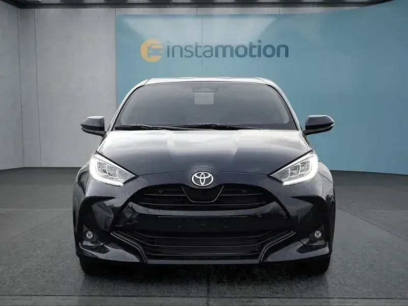 Neu Toyota Yaris 116 PS (85 kW) 2025 Schwarz Kleinwagen