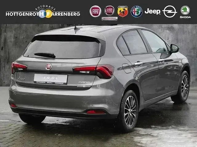 Gebraucht Fiat Tipo Cross 131 PS (96 kW) 2024 Grau Limousine
