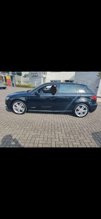 Schwarz Gebraucht 2020 Audi A3 Sportback e-tron Sport Limousine | 18.000 € (Superpreis) - Bild 1/4
