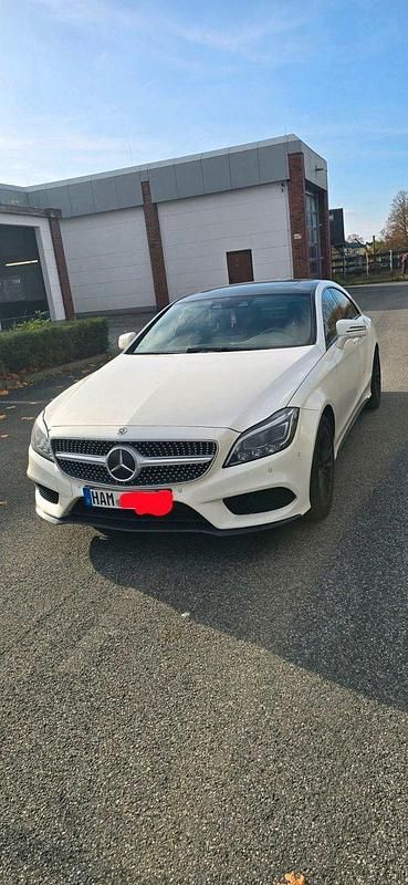 Weiß Gebraucht 2017 Mercedes CLS400 AMG line Coupé | 30.300 € (Fairer Preis) - Bild 1/4