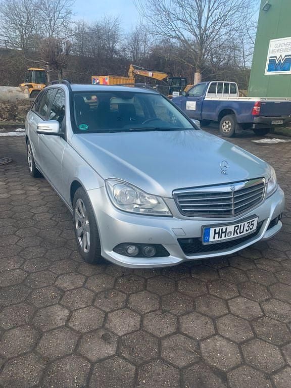 Gebraucht Mercedes C220 Avantgarde Edition 170 PS (125 kW) 2014 Silber Limousine