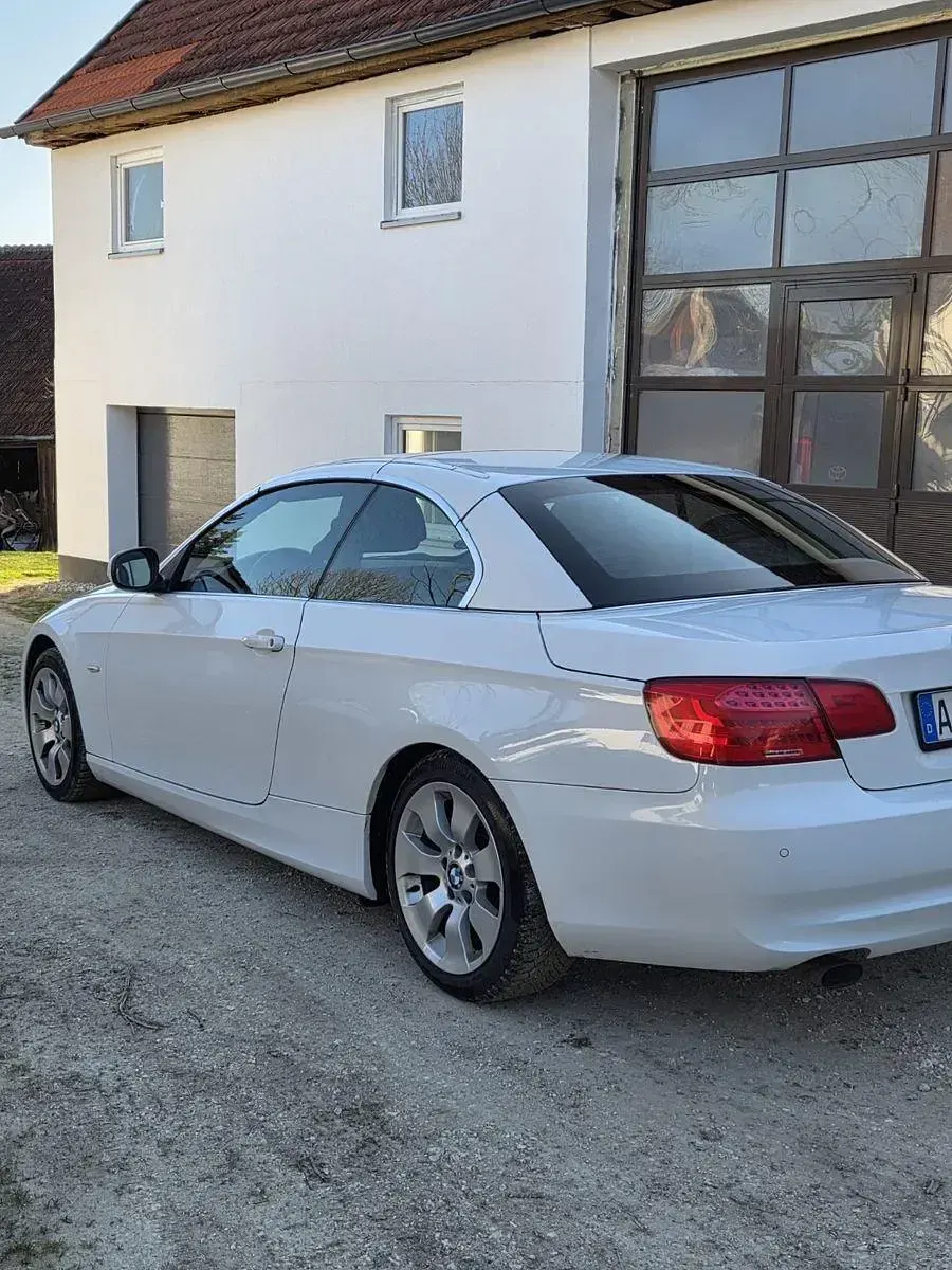 Gebraucht BMW 320 Cabriolet 184 PS (135 kW) 2012 Weiß Cabrio