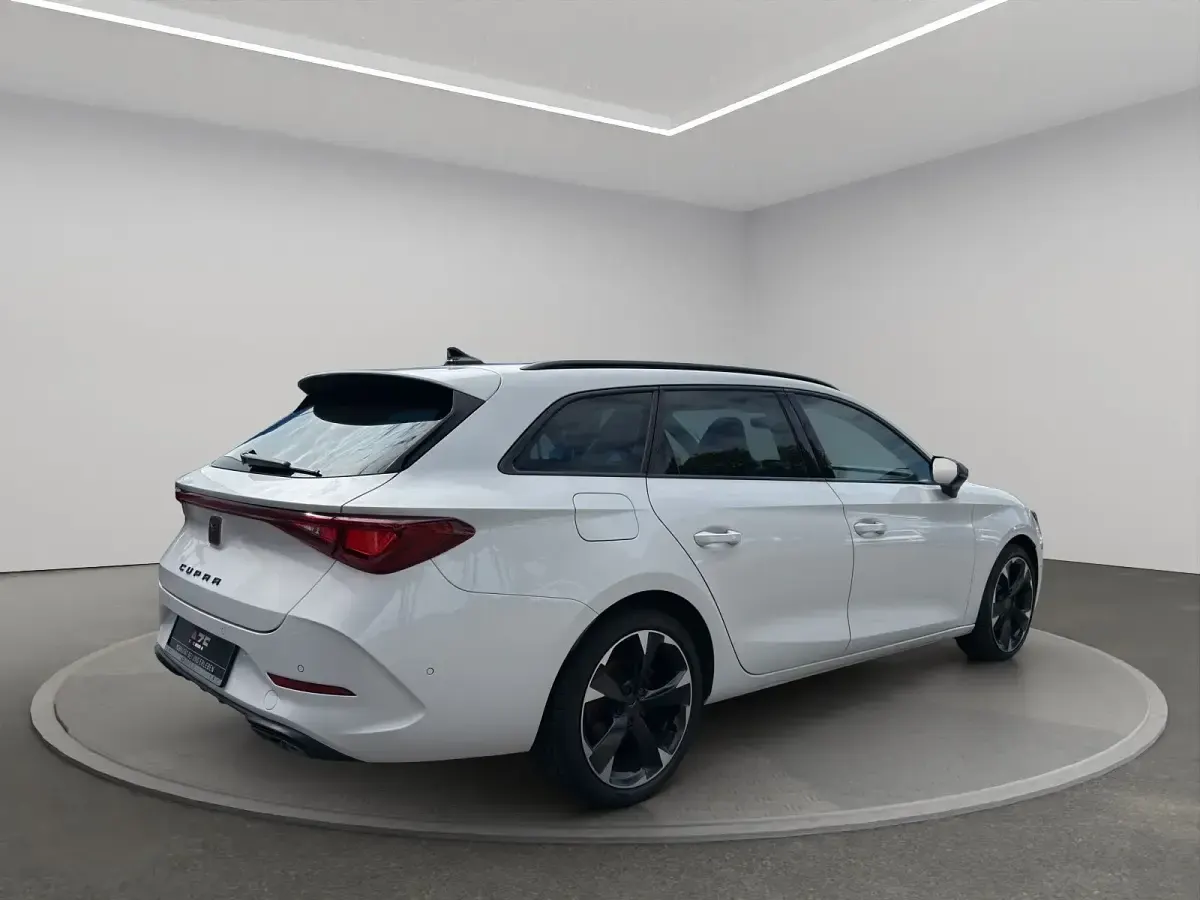 Gebraucht Cupra Leon 150 PS (110 kW) 2023 Candy weiss Kombi