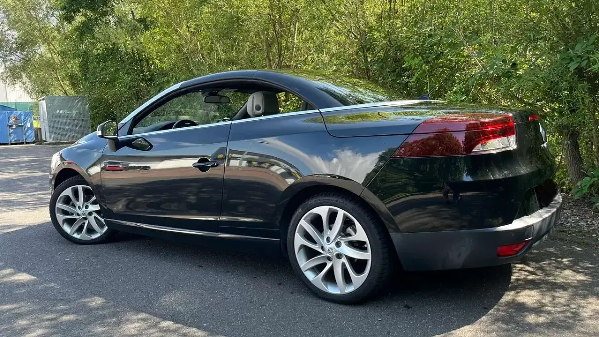 Gebraucht Renault Mégane Cabriolet Luxe 132 PS (97 kW) 2014 Schwarz Cabrio