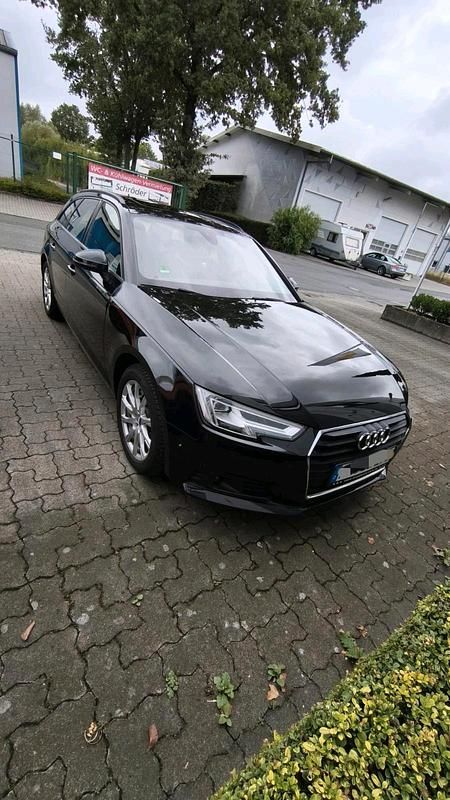 Gebraucht Audi A4 Sport 190 PS (139 kW) 2018 Schwarz Kombi