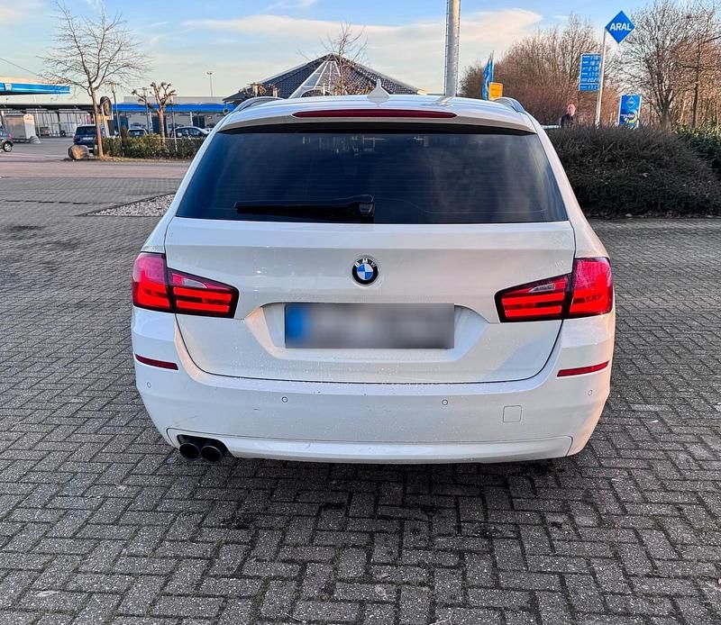 Gebraucht BMW 525 Comfort Edition 218 PS (160 kW) 2011 Weiß Kombi