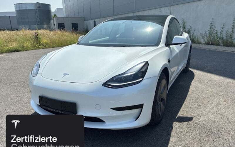 Weiß Gebraucht 2021 Tesla Model 3 Limousine | 25.900 € (Fairer Preis) - Bild 1/4